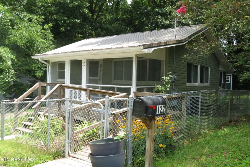 Photo of 122 Atlanta Rd, Oak Ridge, TN 37830 (MLS # 1349778)