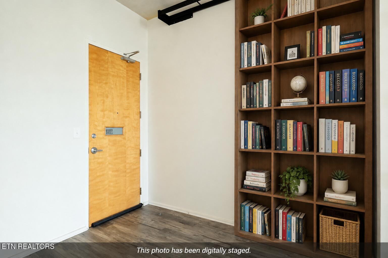 116 S Gay St 404