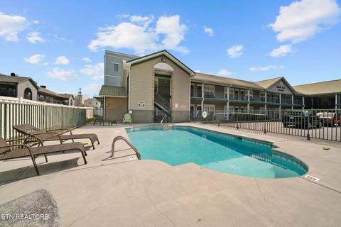 Photo of 2743 Colonial Dr Drive #APT 214, Pigeon Forge, TN 37863 (MLS # 1339092)