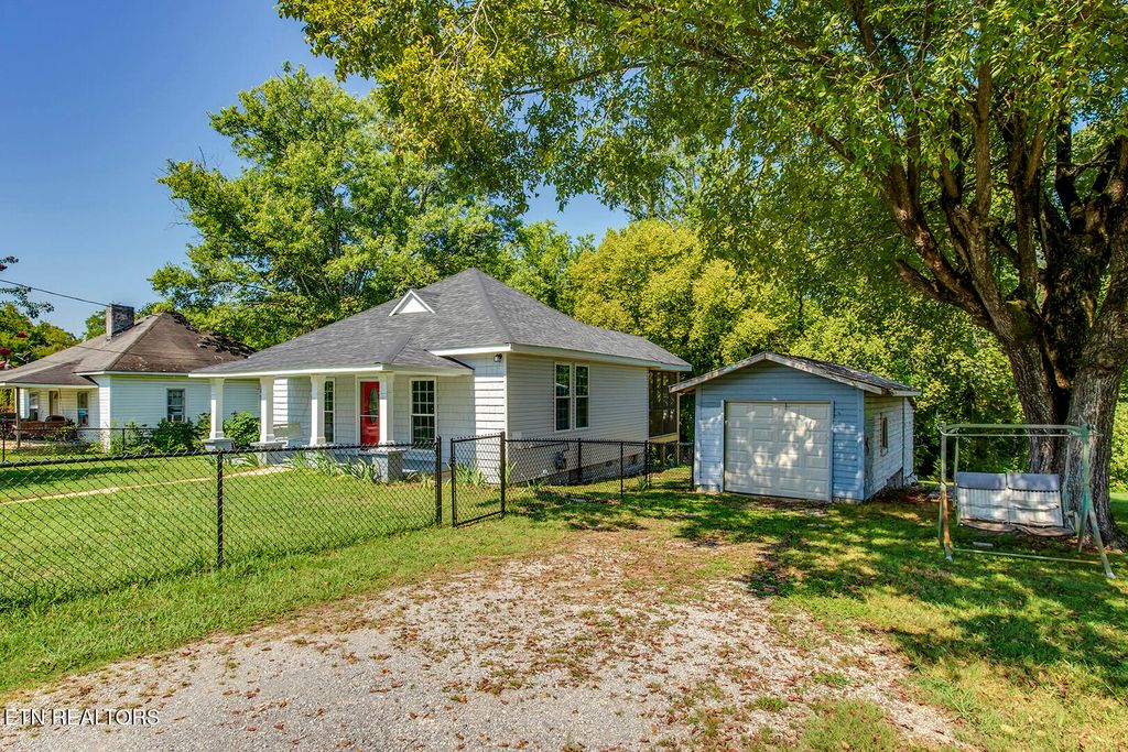 Photo of 519 Highland St, Kingston, TN 37763 (MLS # 1312284)