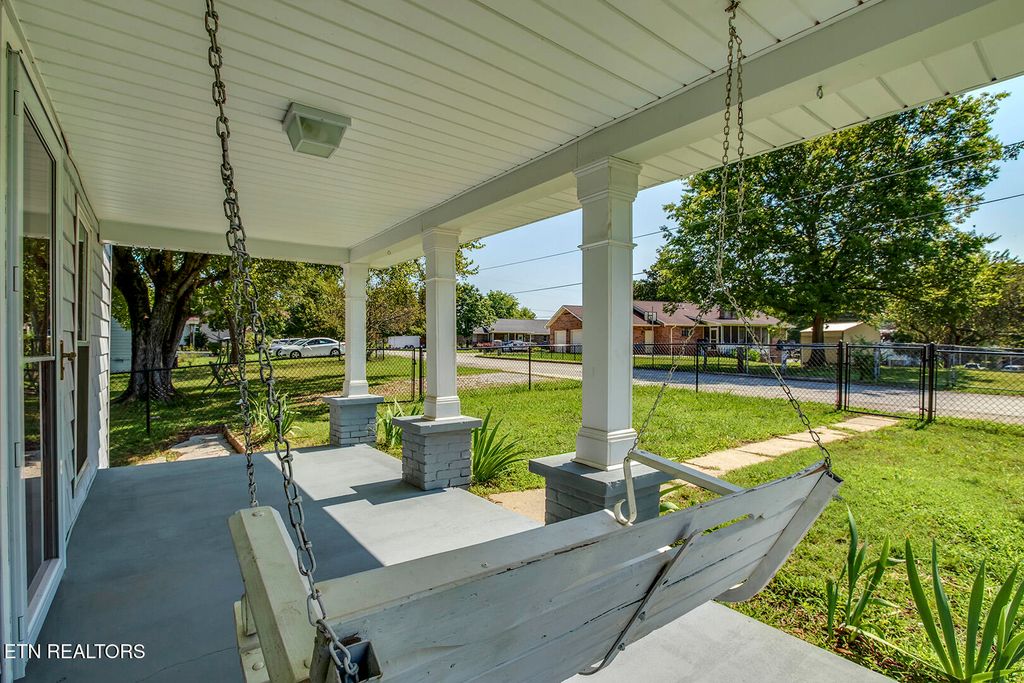 Photo of 519 Highland St, Kingston, TN 37763 (MLS # 1312284)