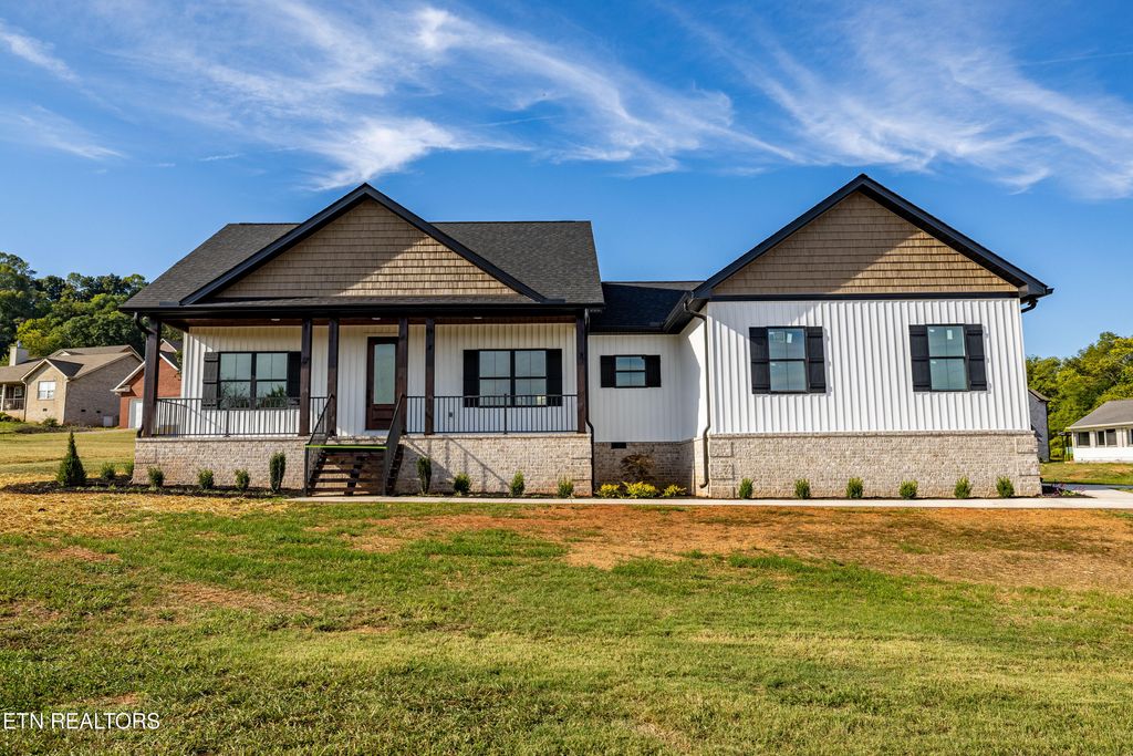 Photo of 215 Franklin Estates Lane, Greenback, TN 37742 (MLS # 1317586)