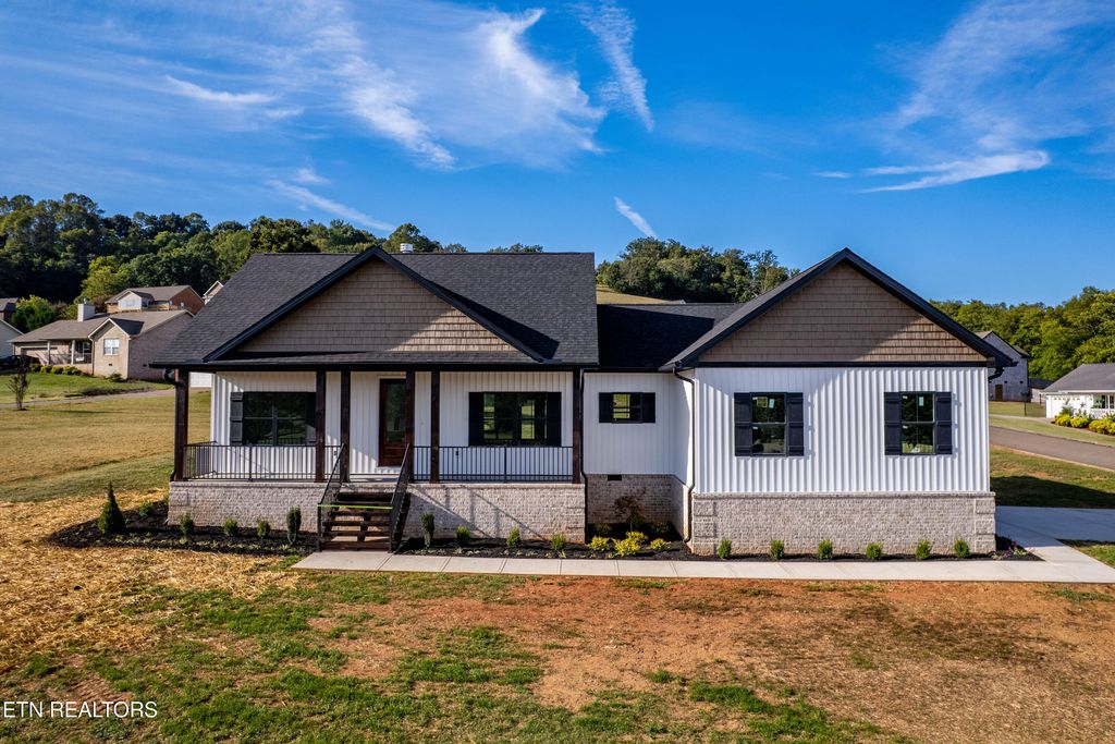 Photo of 215 Franklin Estates Lane, Greenback, TN 37742 (MLS # 1317586)