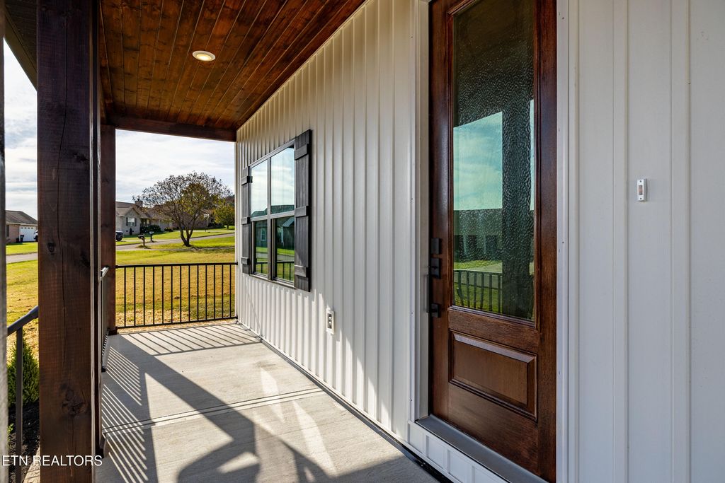 Photo of 215 Franklin Estates Lane, Greenback, TN 37742 (MLS # 1317586)