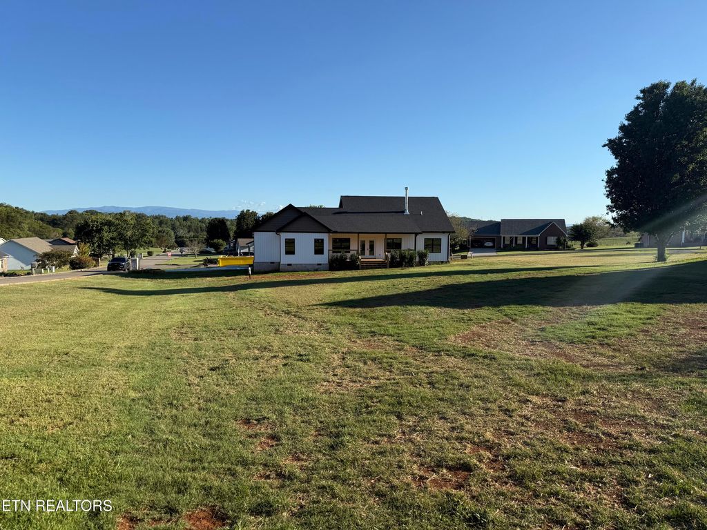 Photo of 215 Franklin Estates Lane, Greenback, TN 37742 (MLS # 1317586)