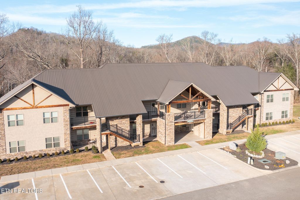 Photo of 326 Shooting Star Loop #202, Townsend, TN 37882 (MLS # 1310582)