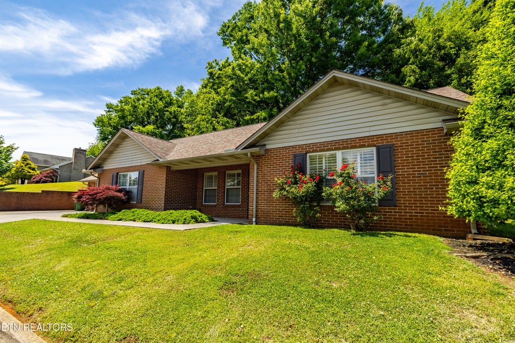 Photo of 170 Manchester Drive, Maryville, TN 37803 (MLS # 1353759)