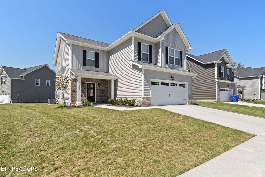 Photo of 200 Queenberry St, Oak Ridge, TN 37830 (MLS # 1316061)