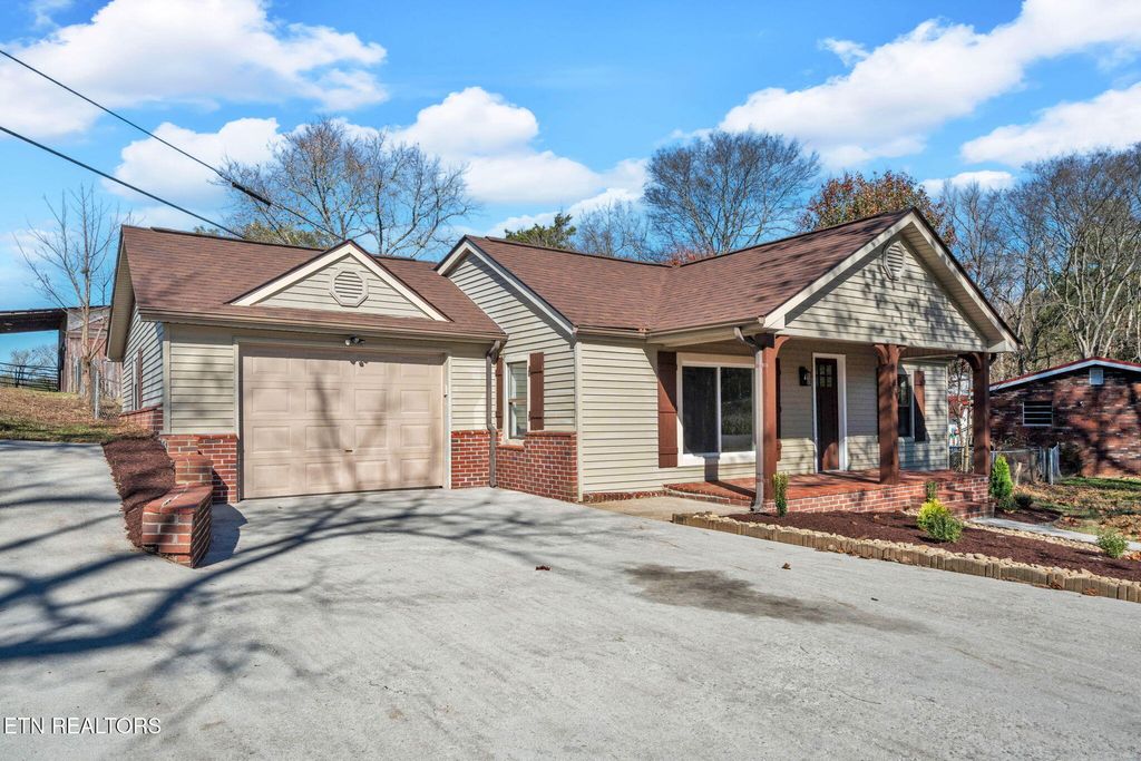 Photo of 213 Mountain Rd, Clinton, TN 37716 (MLS # 1321650)