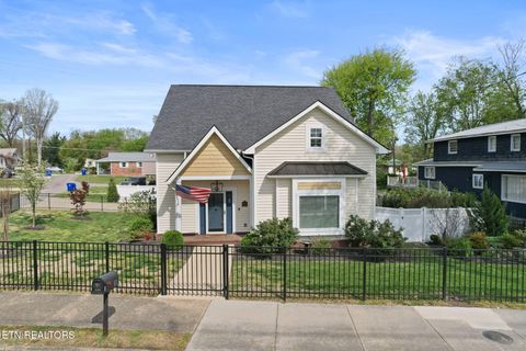 Photo of 606 Eagle Bend Rd, Clinton, TN 37716 (MLS # 1327850)