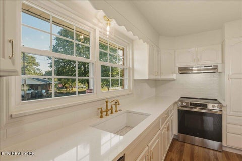 Tiny photo for 2320 Monterey Rd, Knoxville, TN 37912 (MLS # 1355685)