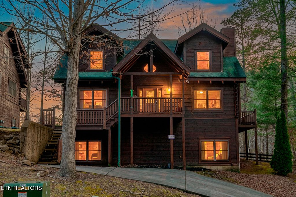 Photo of 3318 Covered Bridge Way, Sevierville, TN 37862 (MLS # 1330473)