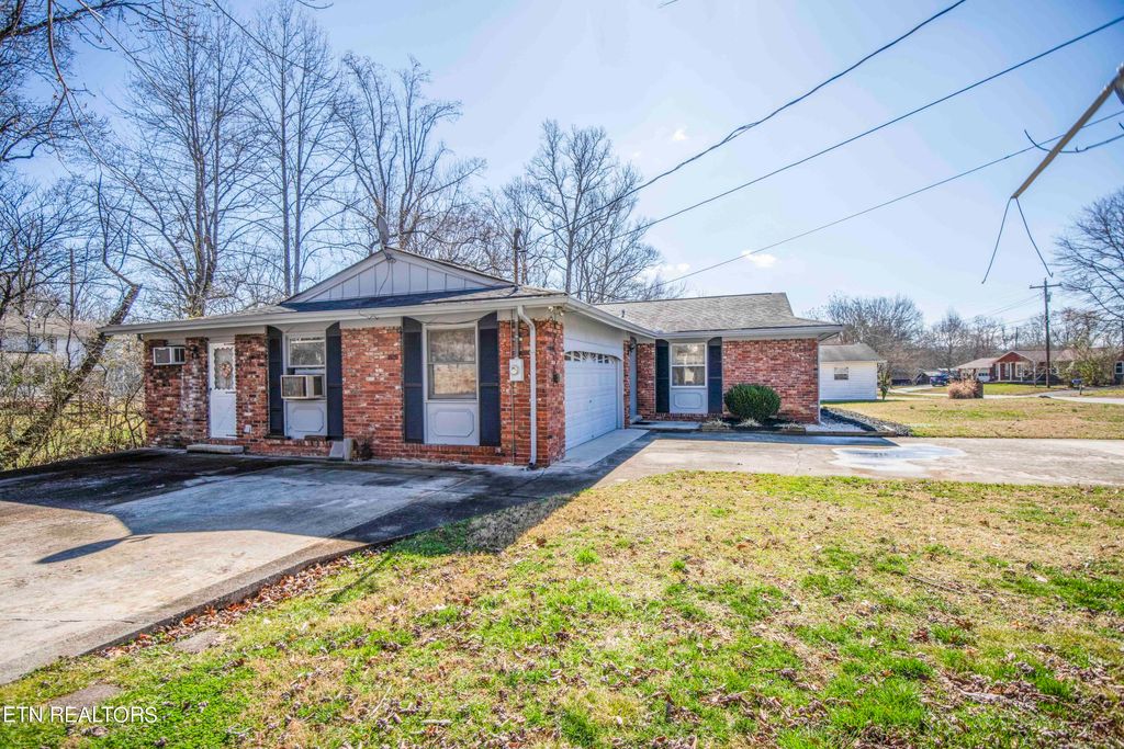 Photo of 100 Duncan Drive, Oliver Springs, TN 37840 (MLS # 1256268)