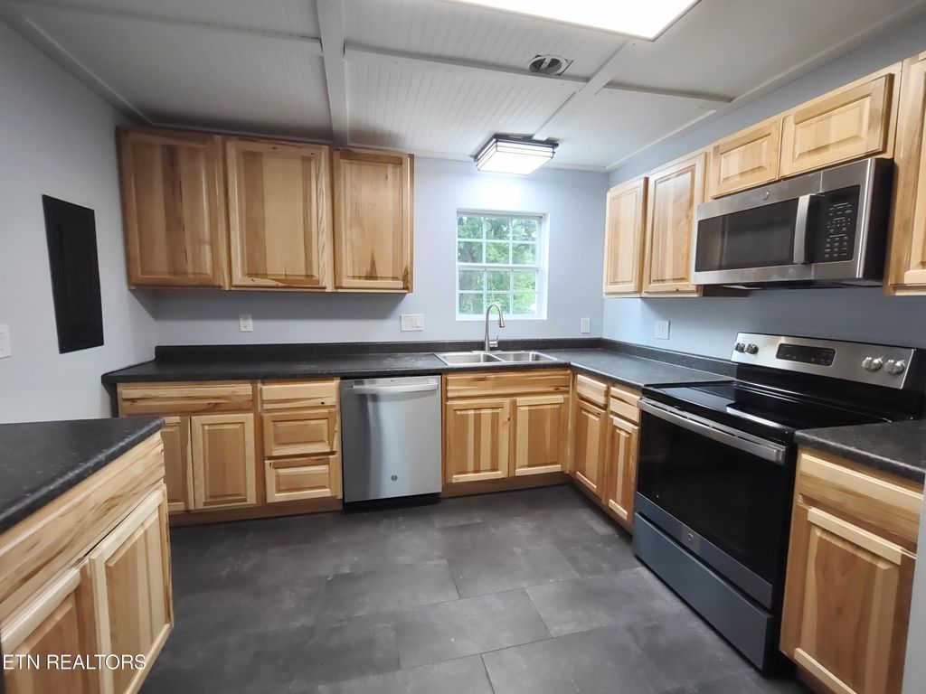 Photo of 5130 Harriman Hwy, Oliver Springs, TN 37840 (MLS # 1267669)