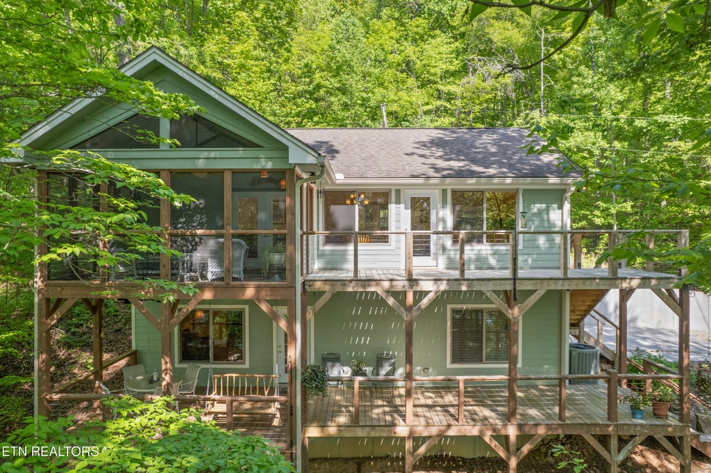 Photo of 140 Tanglewood Drive Dr, Sharps Chapel, TN 37866 (MLS # 1300070)