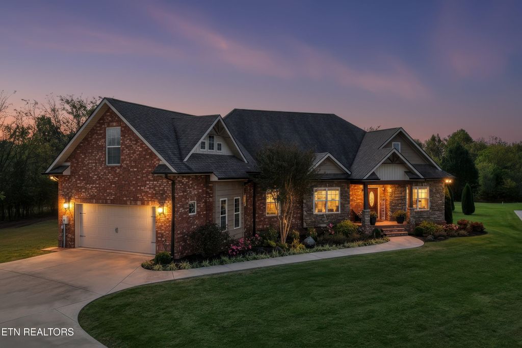 Photo of 1301 Edenbridge Drive, Alcoa, TN 37701 (MLS # 1319167)