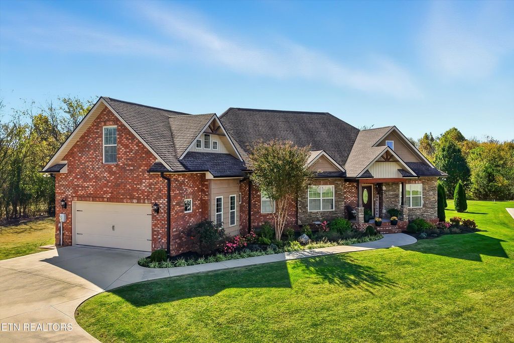Photo of 1301 Edenbridge Drive, Alcoa, TN 37701 (MLS # 1319167)