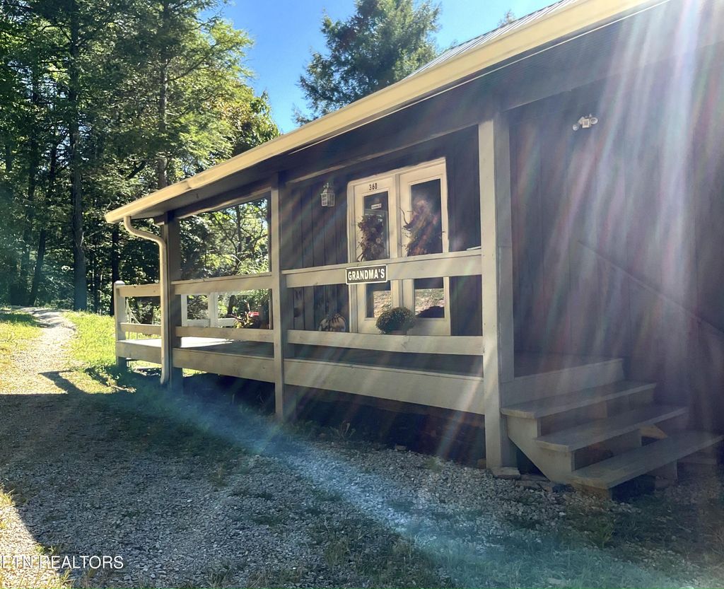 Photo of 360 Floyd Jeffers Rd, Huntsville, TN 37756 (MLS # 1275946)