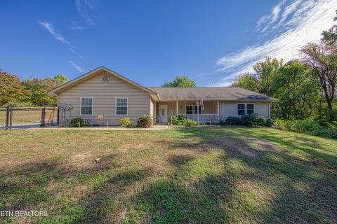 Photo of 1733 Oakdale Drive, Dandridge, TN 37725 (MLS # 1359812)