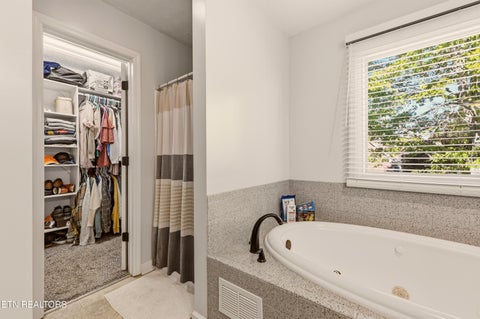 Tiny photo for 7916 Landon Park Way, Powell, TN 37849 (MLS # 1360408)