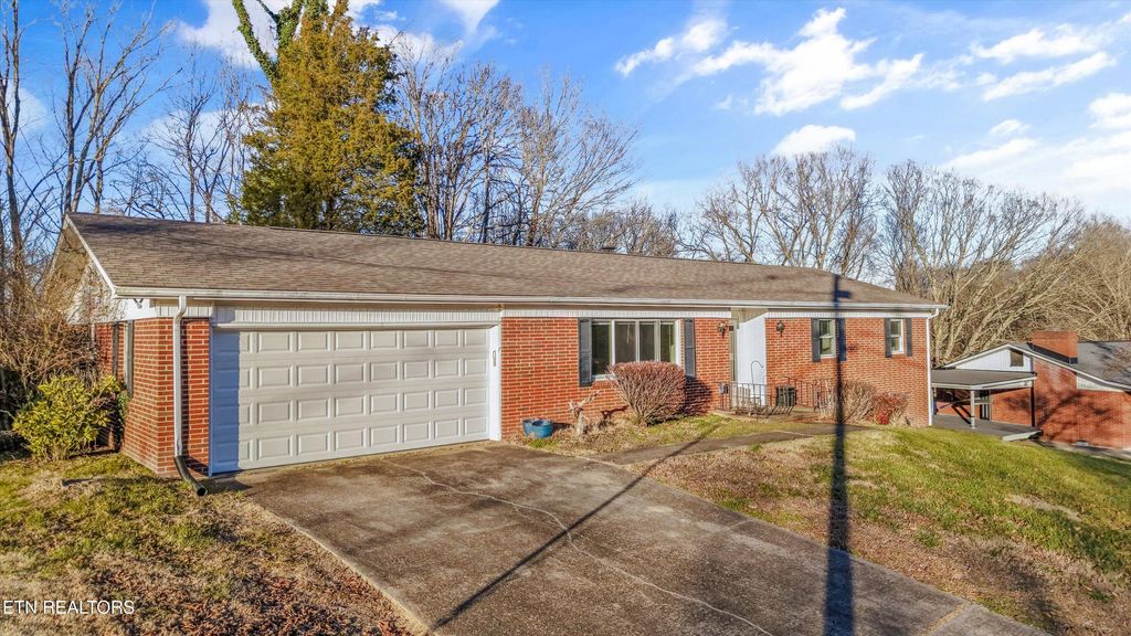 Photo of 109 Westwood Drive, Clinton, TN 37716 (MLS # 1327278)