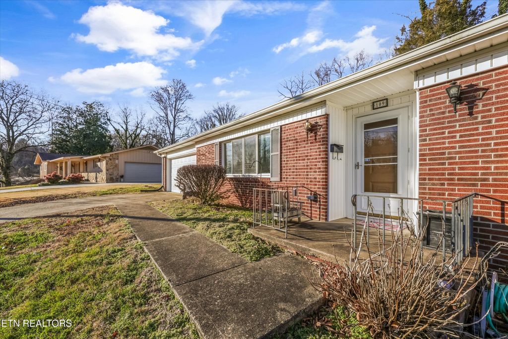 Photo of 109 Westwood Drive, Clinton, TN 37716 (MLS # 1327278)