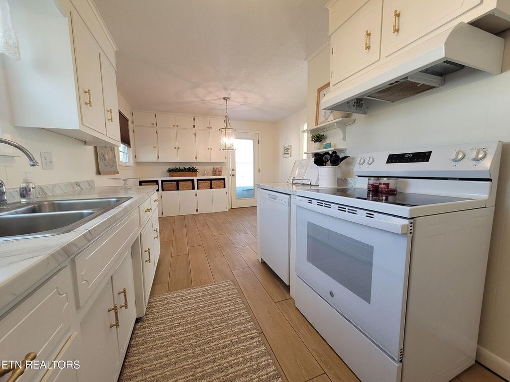 Photo of 3549 Montvale Rd, Maryville, TN 37803 (MLS # 1327576)