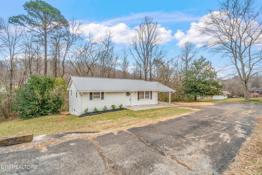 Photo of 709 Foust Carney Rd, Powell, TN 37849 (MLS # 1324666)