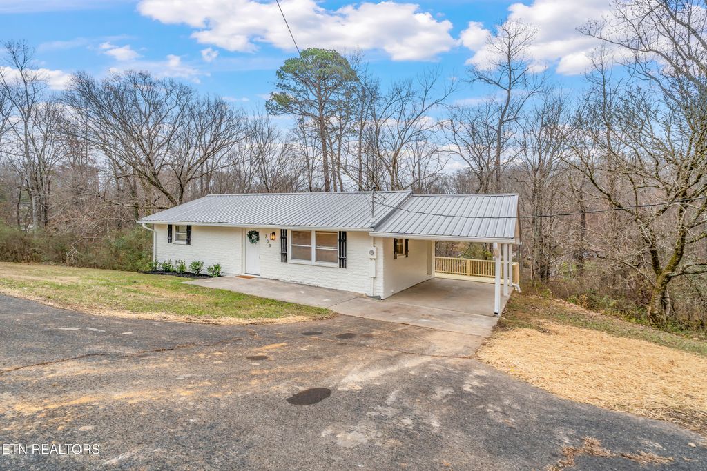 Photo of 709 Foust Carney Rd, Powell, TN 37849 (MLS # 1324666)