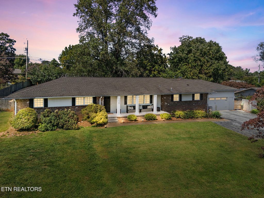 Photo of 7025 Sheffield Drive, Knoxville, TN 37909 (MLS # 1315663)