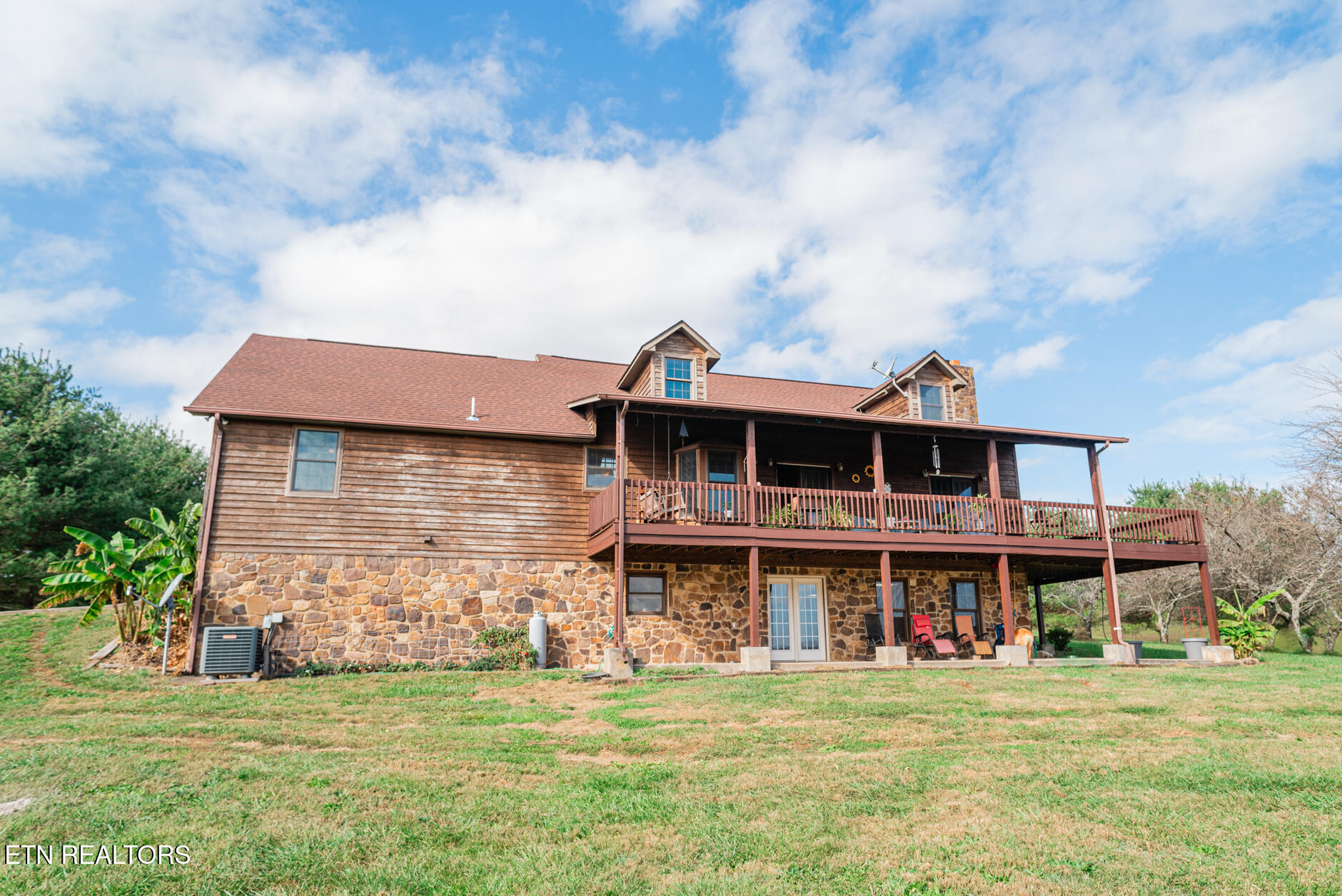 327 Leabow Hollow Rd