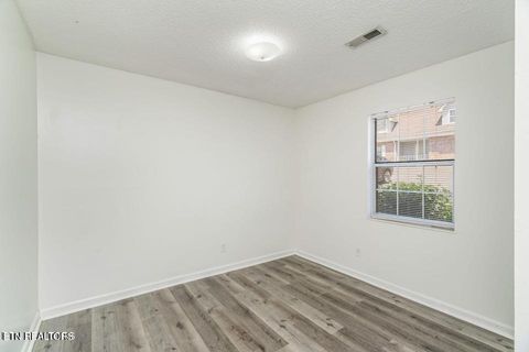 Tiny photo for 2020 Silverbrook Drive #5C, Knoxville, TN 37923 (MLS # 1340229)