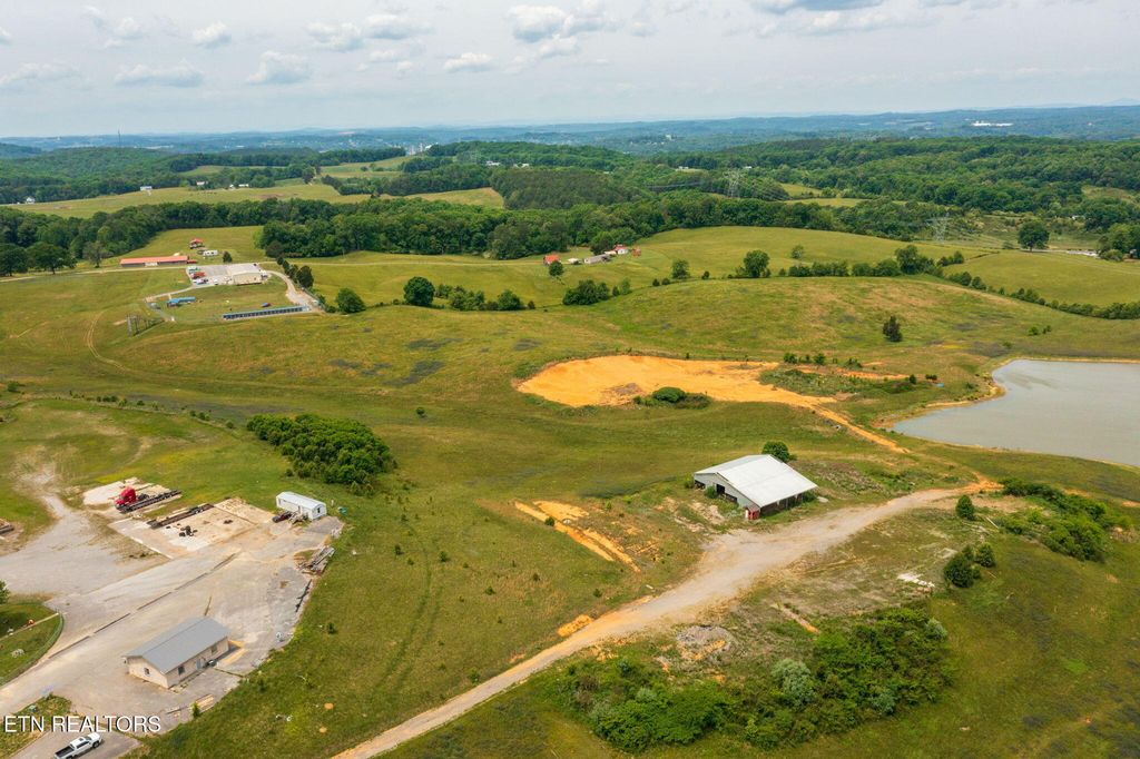 Photo of 2 Davis Ferry Rd, Loudon, TN 37774 (MLS # 1339781)