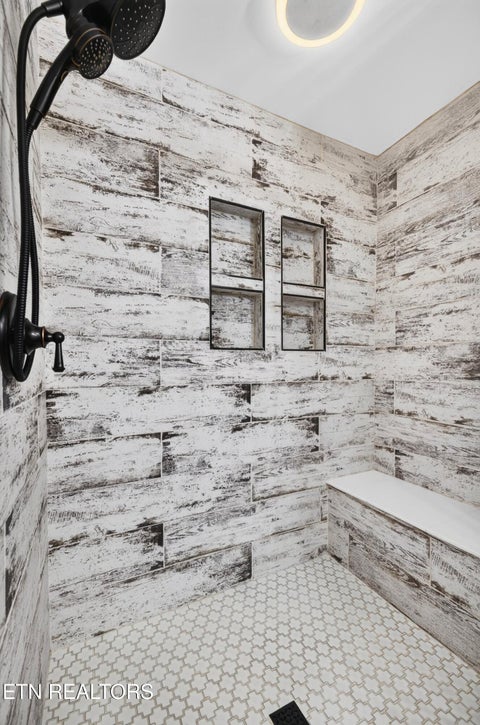 Tiny photo for 145 W Meeting St, Dandridge, TN 37725 (MLS # 1355063)