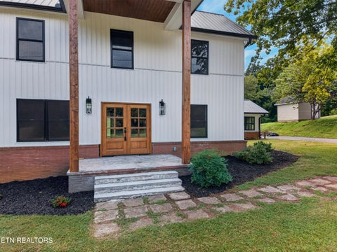 Tiny photo for 145 W Meeting St, Dandridge, TN 37725 (MLS # 1355063)