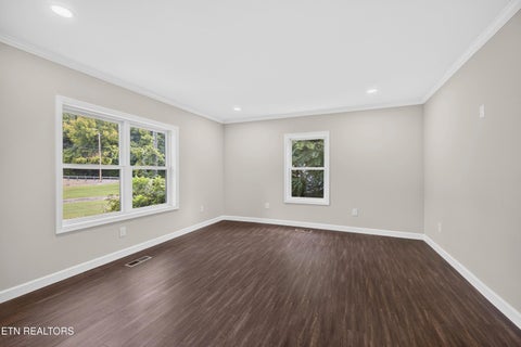 Tiny photo for 145 W Meeting St, Dandridge, TN 37725 (MLS # 1355063)