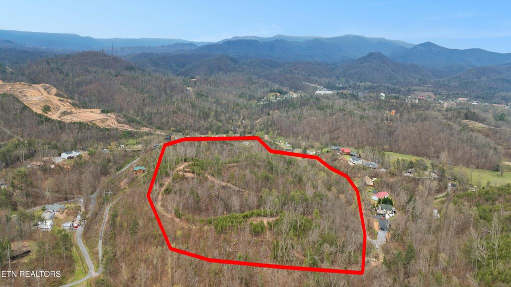 Photo of 1661 Mitchell Drive, Sevierville, TN 37876 (MLS # 1334002)