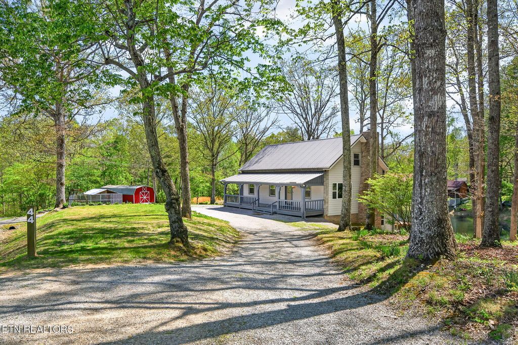 Photo of 44 Triple R Lane, Crossville, TN 38571 (MLS # 1337908)