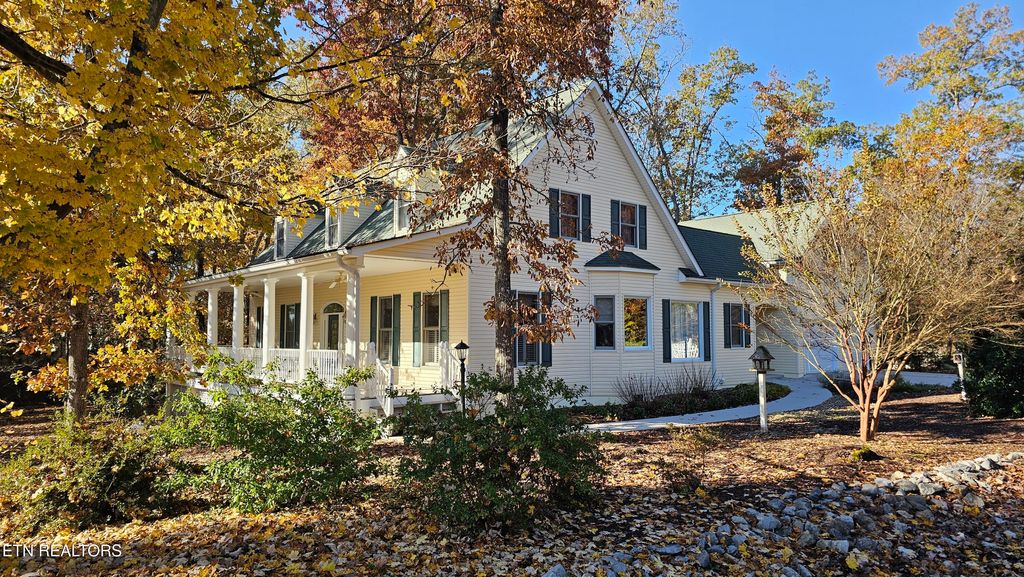 Photo of 302 Oostanali Circle, Loudon, TN 37774 (MLS # 1321226)