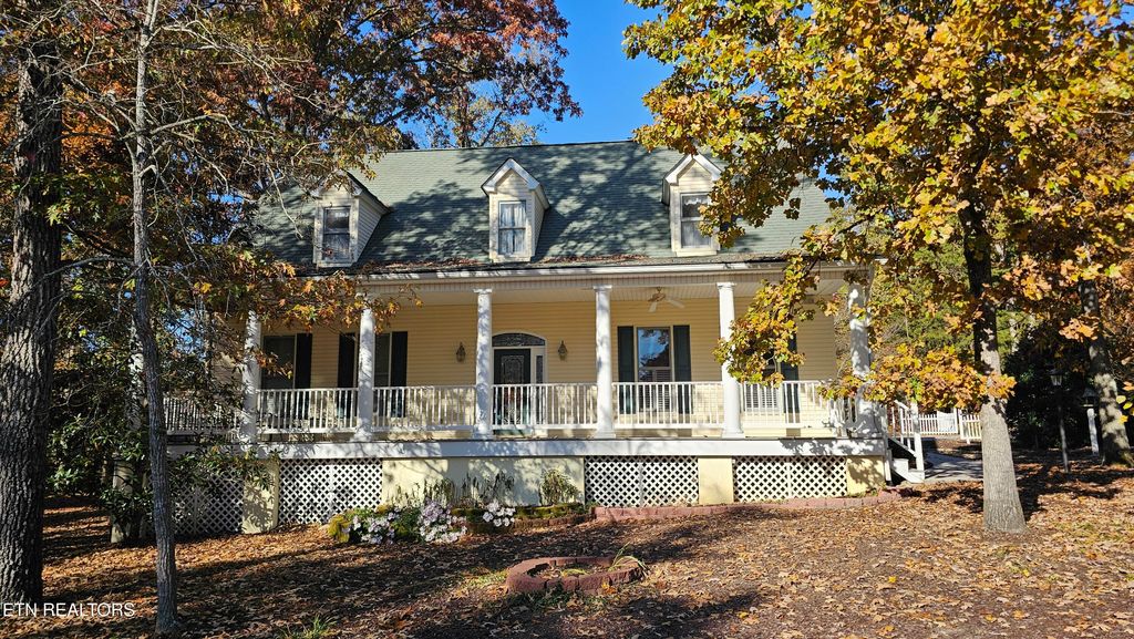 Photo of 302 Oostanali Circle, Loudon, TN 37774 (MLS # 1321226)