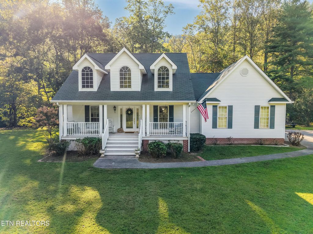 Photo of 6018 Old Walland Hwy, Walland, TN 37886 (MLS # 1315960)