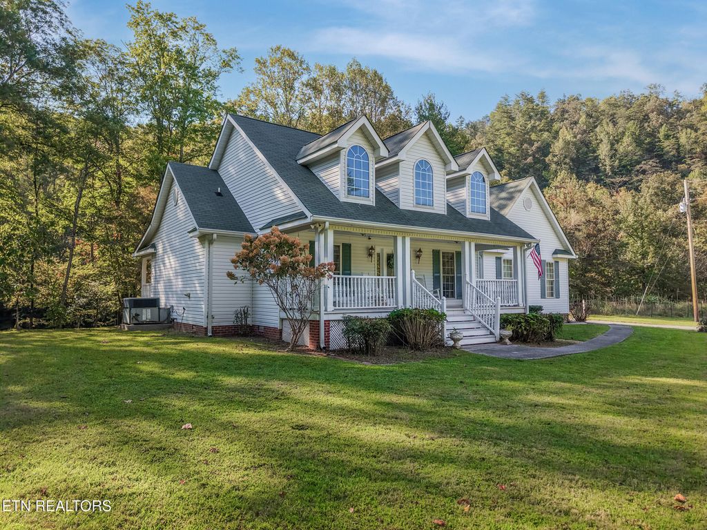 Photo of 6018 Old Walland Hwy, Walland, TN 37886 (MLS # 1315960)