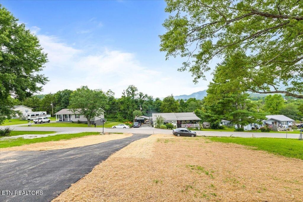 Photo of 309 Valley View Rd, LaFollette, TN 37766 (MLS # 1349554)