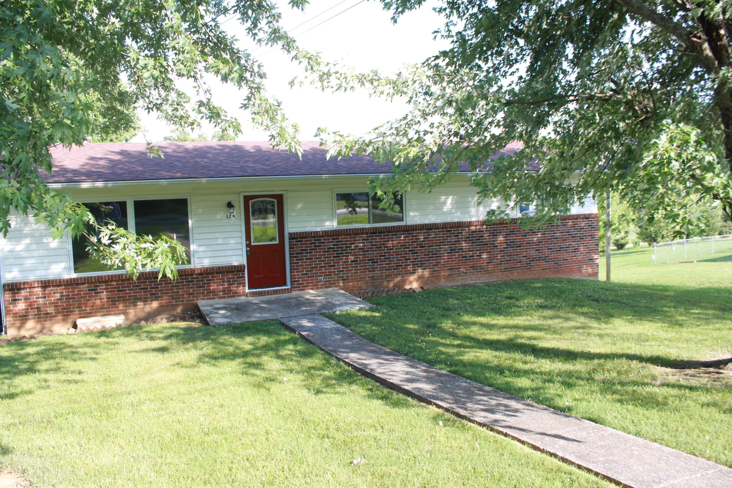 Photo 1 of 29 — 126 Turman Drive, Lenoir City, TN 37772