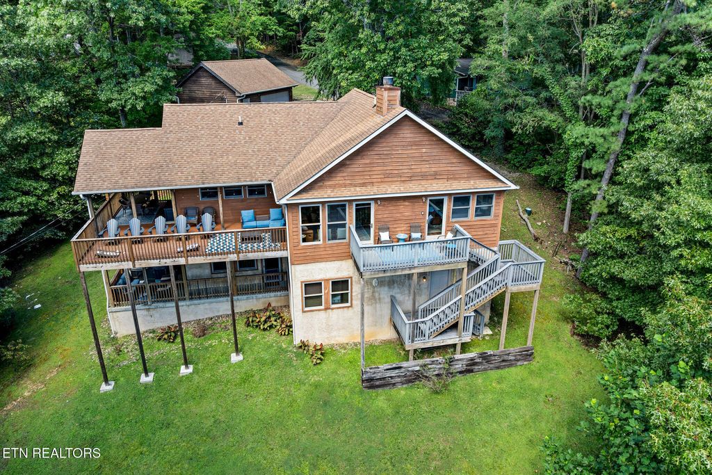 Photo of 967 Scenic Tr, Gatlinburg, TN 37738 (MLS # 1315467)
