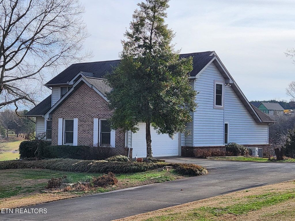 Photo of 3313 Bentwood Drive, Kodak, TN 37764 (MLS # 1332140)