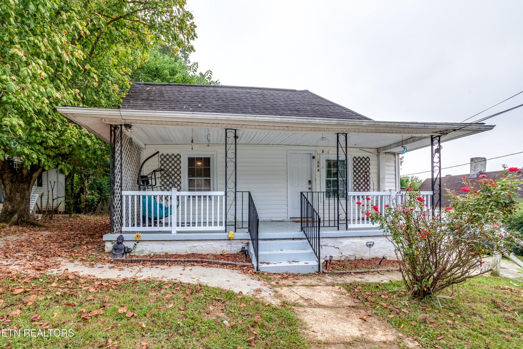 Photo of 506 E Prospect St, LaFollette, TN 37766 (MLS # 1356074)