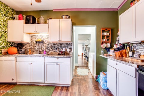 Tiny photo for 506 E Prospect St, LaFollette, TN 37766 (MLS # 1356074)