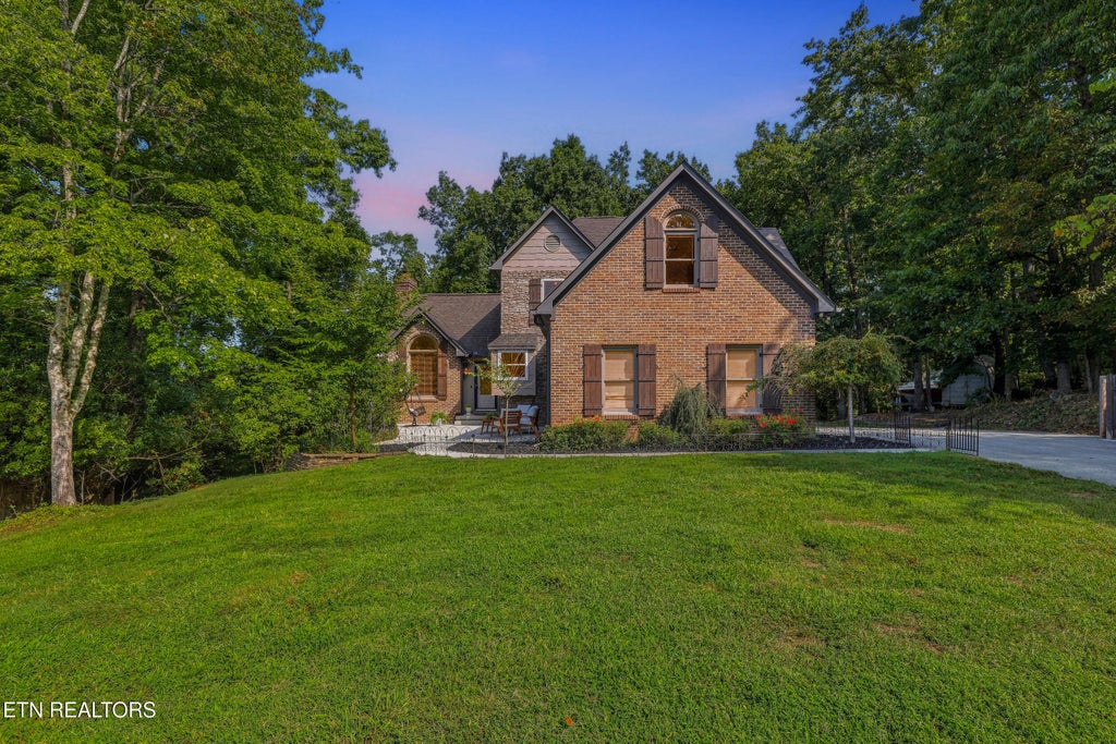 Photo of 2018 Duck Cove Drive, Knoxville, TN 37922 (MLS # 1360135)