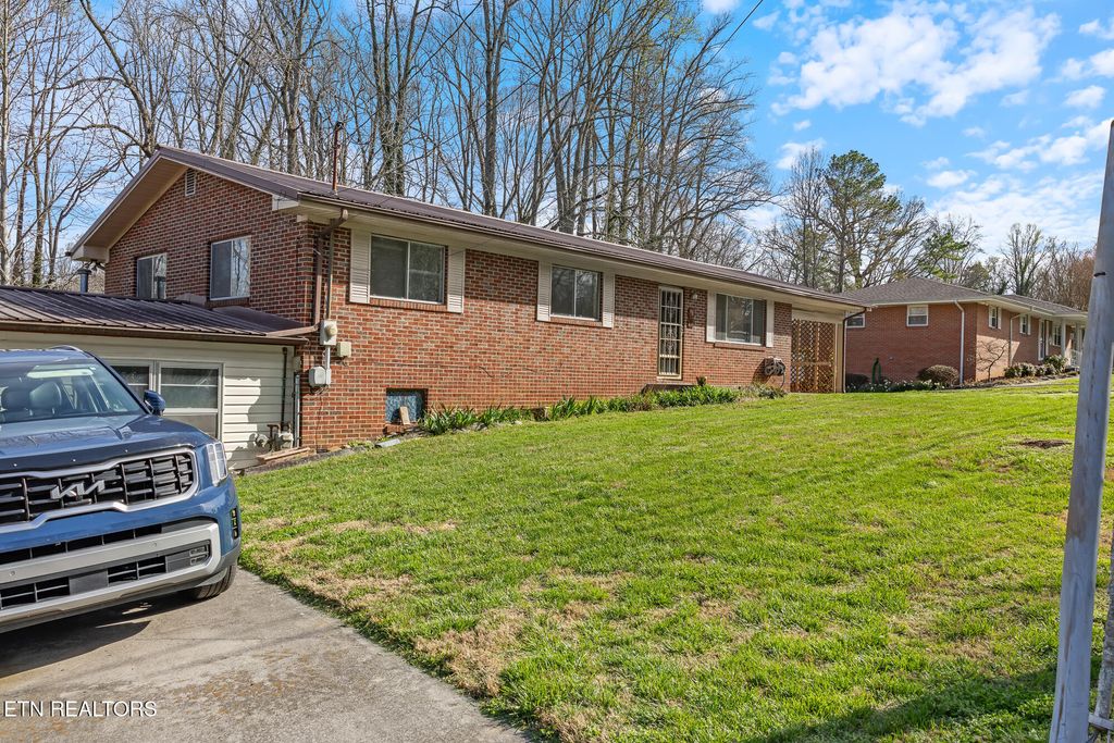Photo of 717 James St, Athens, TN 37303 (MLS # 1332793)